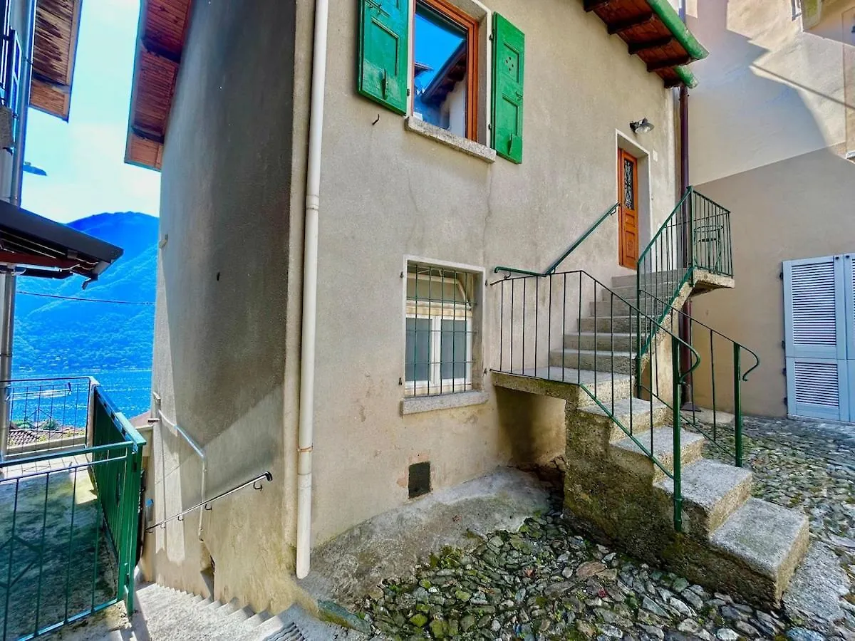 The Window On The Lake, Free Parking Nesso Appartement